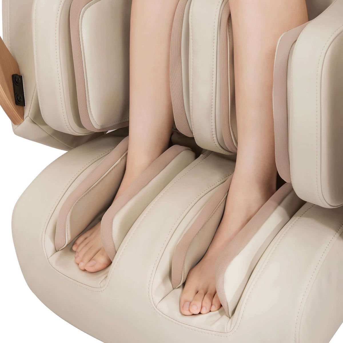 DCore 2 - Ultra Premium Massage Chair - CREAM ( MADE IN JAPAN)